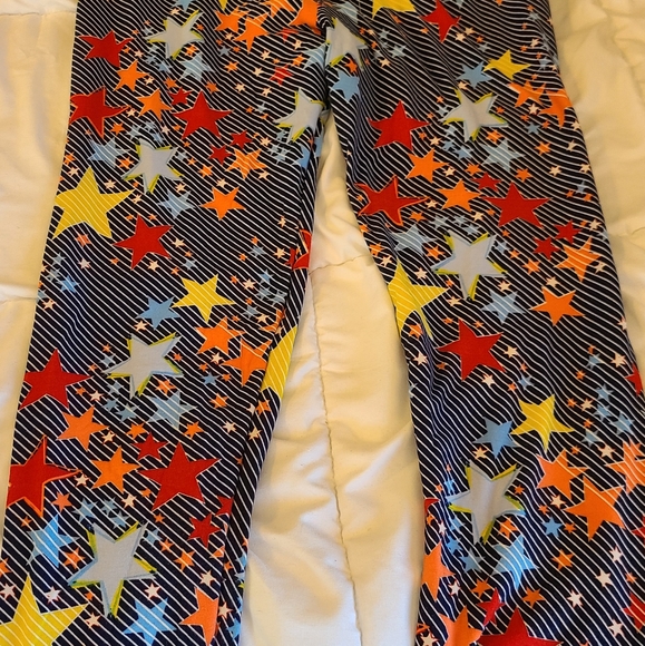 LulaRoe tall & curvy stars and stripes leggings - Picture 2 of 5